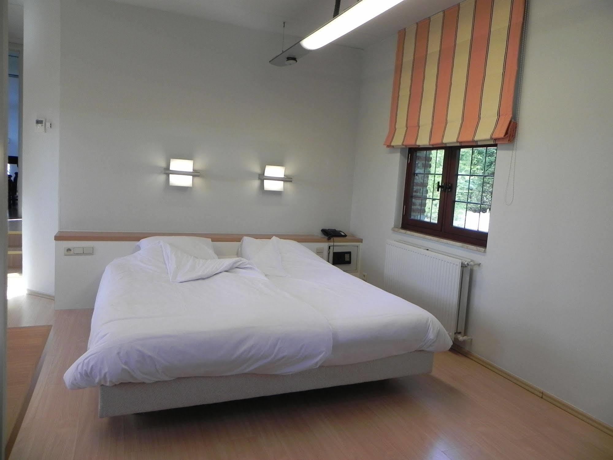 Hotel Priorij Corsendonk Oud-Turnhout Zewnętrze zdjęcie